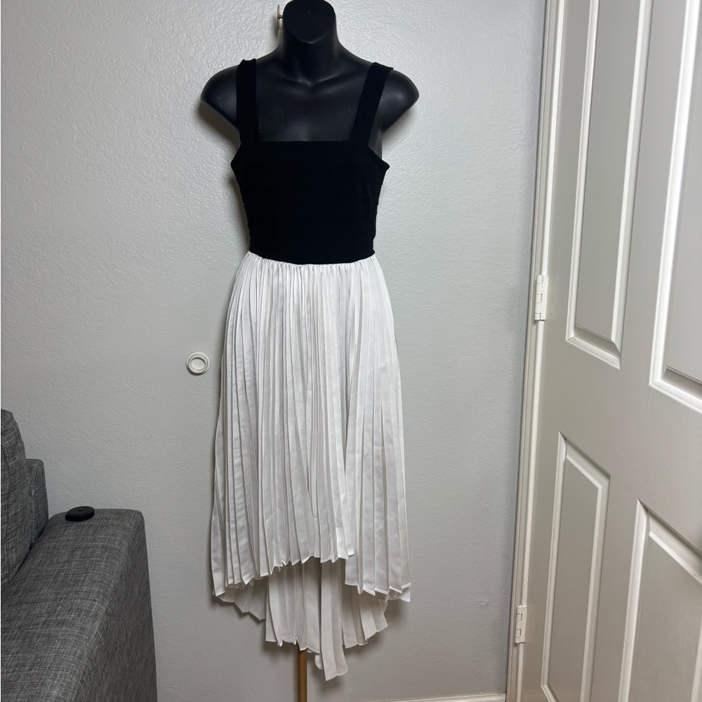 Jennifer Lopez Black and White Asymmetrical Midi Dress - Picture 9 of 13